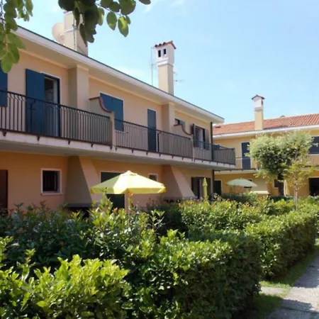 Cute Little House With Exclusive Garden And Pools Apartment